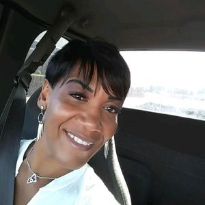 Meet your Posher, Felicia